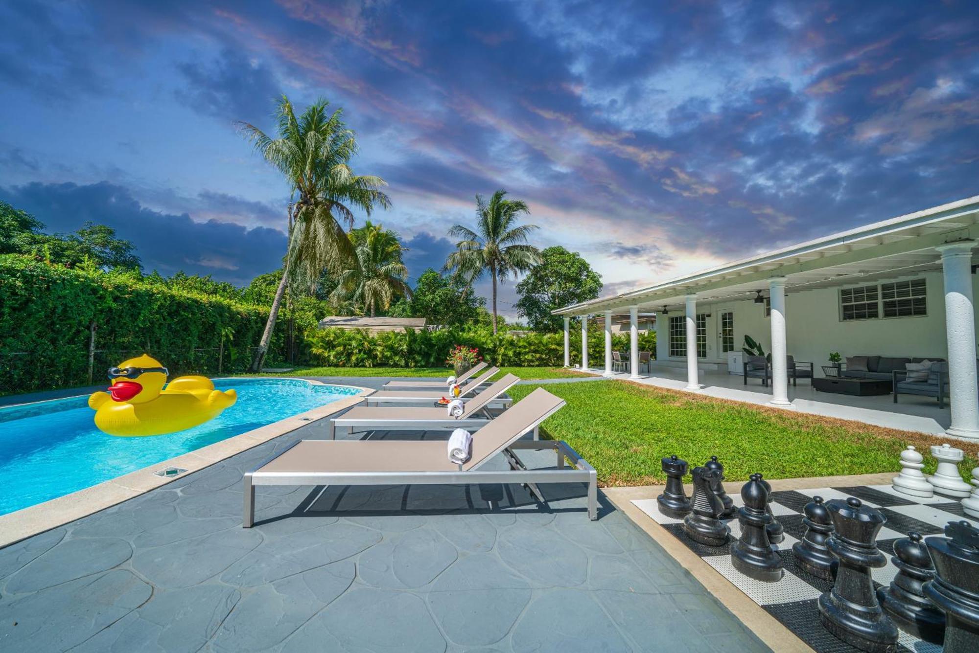 Villa New Tropical Oasis Retreat In Miami Exterior foto