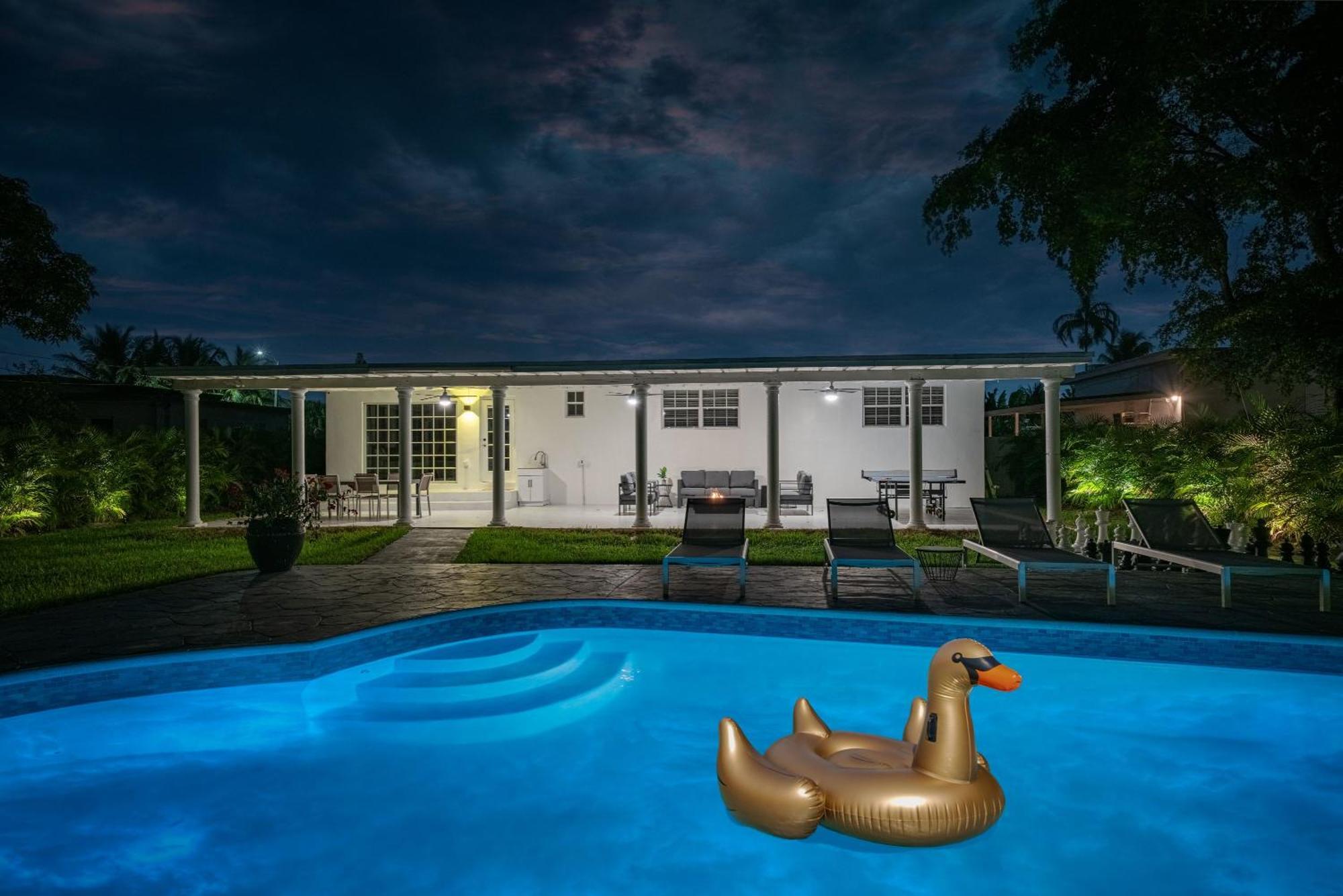 Villa New Tropical Oasis Retreat In Miami Exterior foto