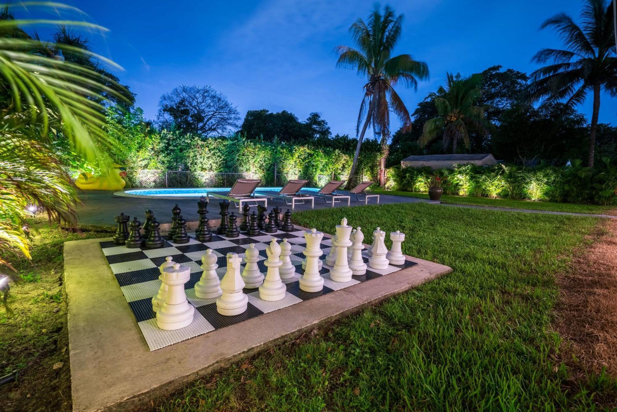 Villa New Tropical Oasis Retreat In Miami Exterior foto