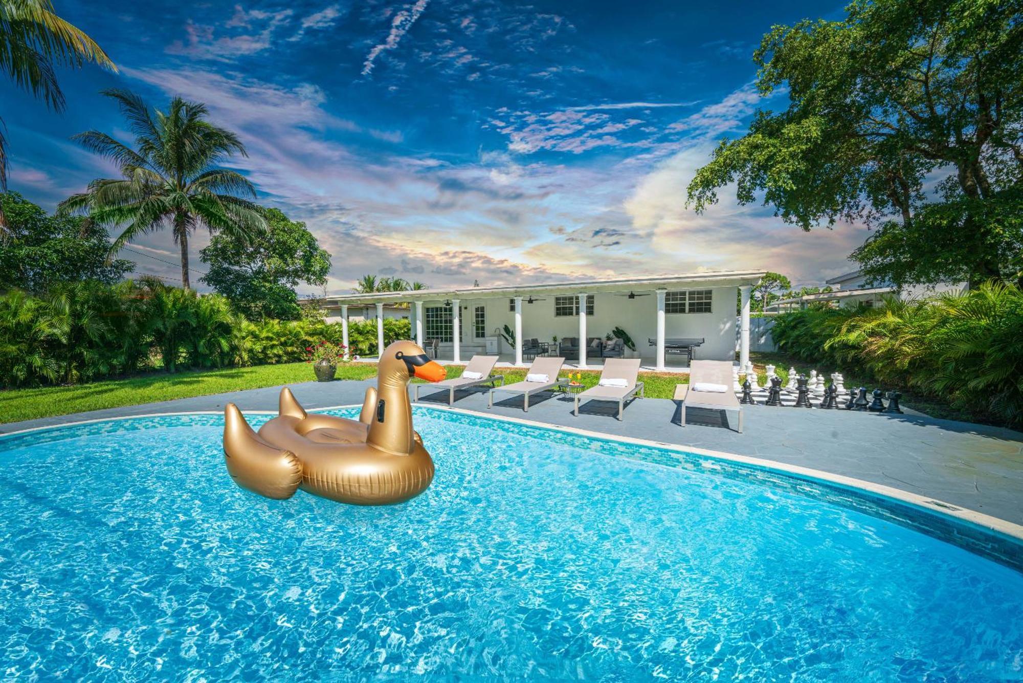 Villa New Tropical Oasis Retreat In Miami Exterior foto